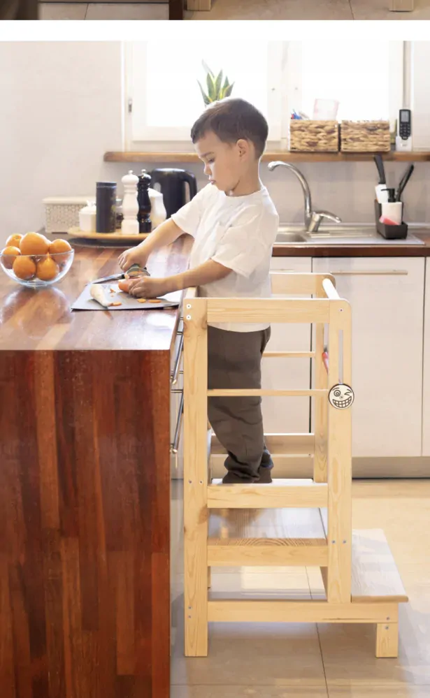 Dřevěná učící věž Montessori Kitchen Helper - K03 - pomocník do kuchyně