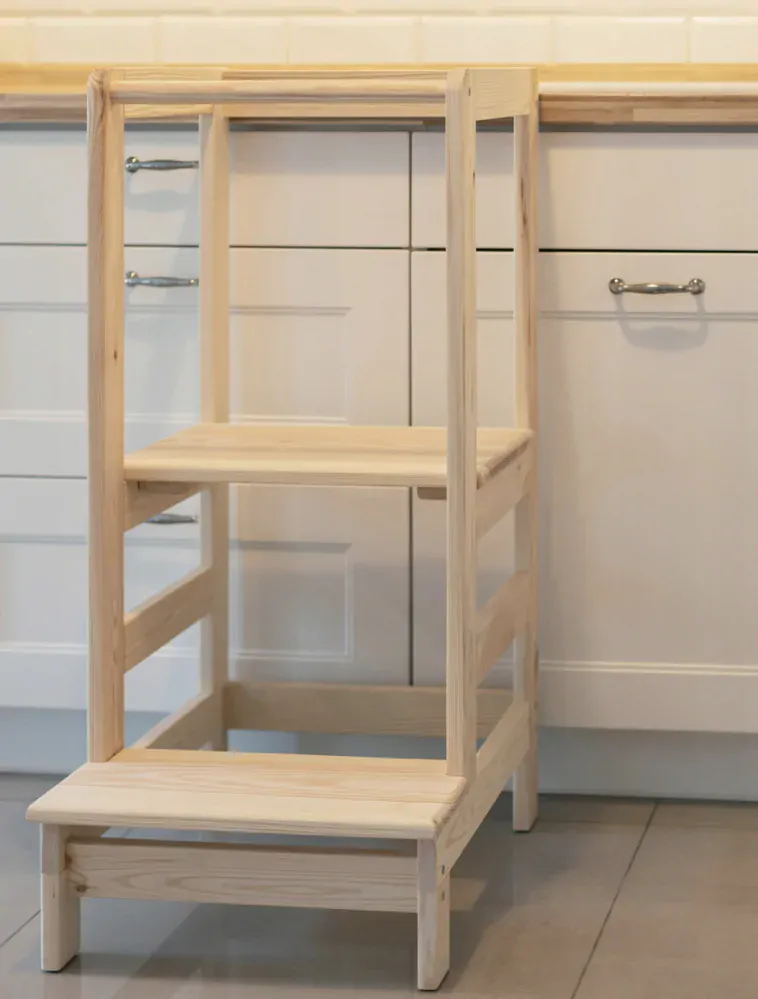 Dřevěná učící věž Montessori Kitchen Helper - pomocník do kuchyně K01_N
