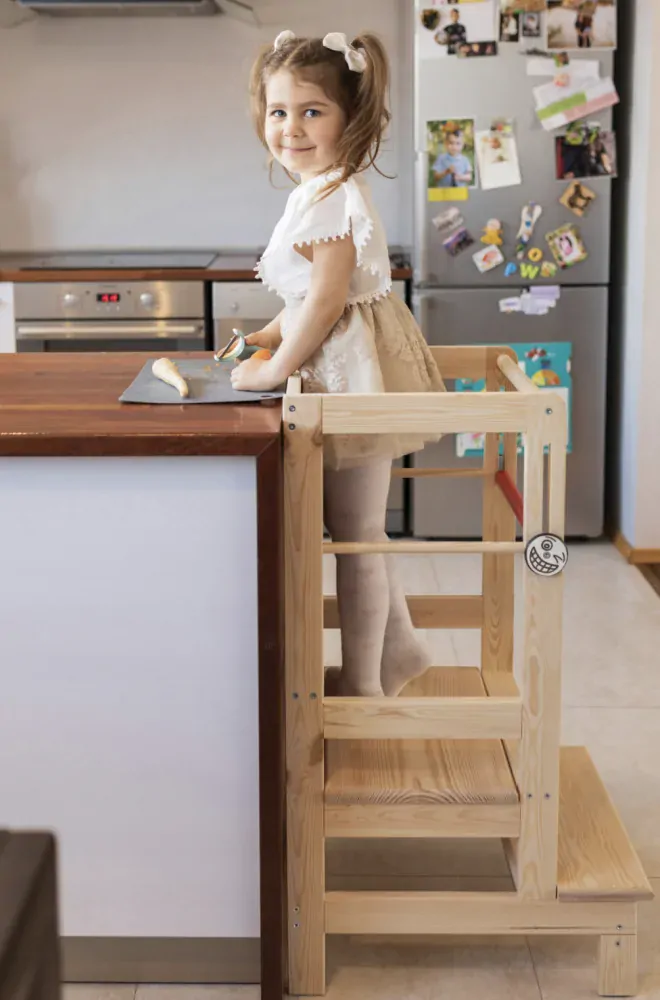 Dřevěná učící věž Montessori Kitchen Helper - K03 - pomocník do kuchyně
