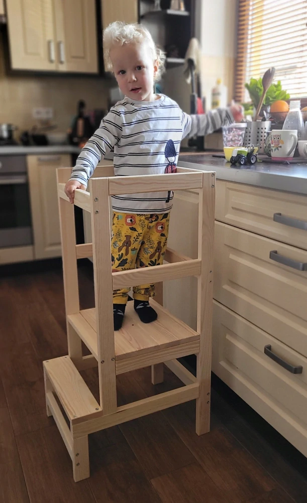 Dřevěná učící věž Montessori Kitchen Helper - pomocník do kuchyně 50 kg