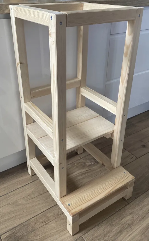 Dřevěná učící věž Montessori Kitchen Helper 121 - pomocník do kuchyně  